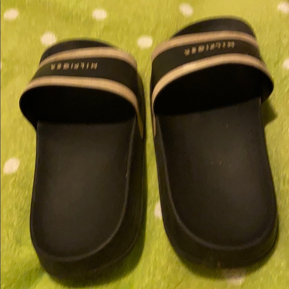 Tommy slides